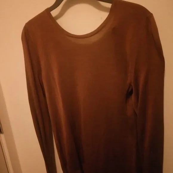 New Club Monaco Sexy holiday Top - Picture 3 of 4